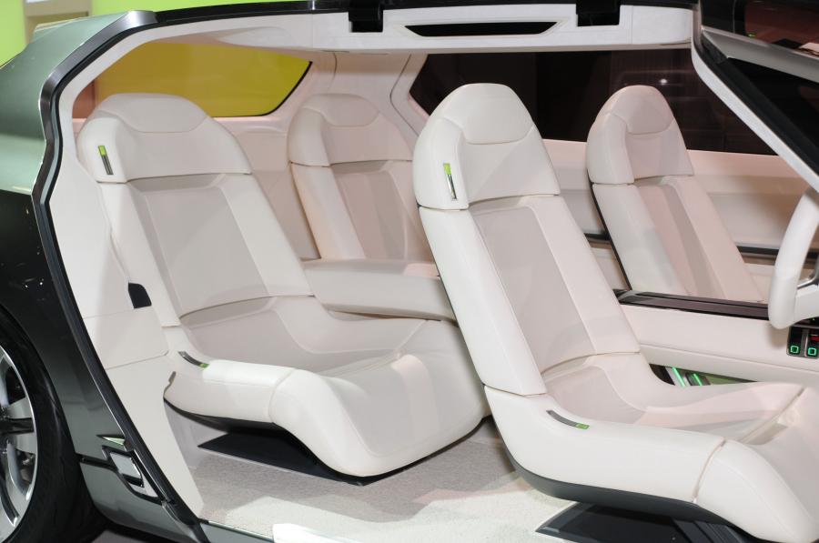  Subaru Hybrid Tourer Concept 2009 года  (фото 13 из 86)
